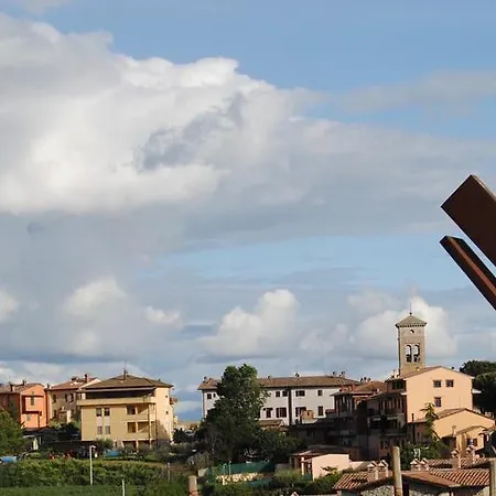 شقة Civico 13/17 *